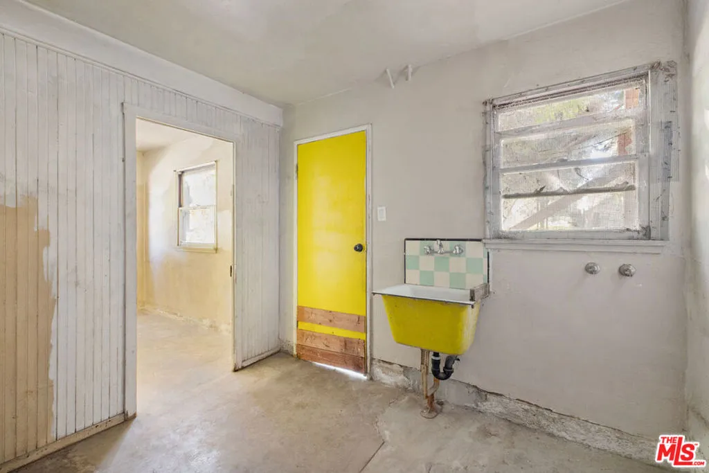 2215 Allesandro Way, Los Angeles, California 90039 home-pic-21